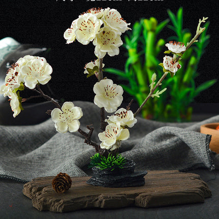 Creative Small Ornaments With Decorative Flowers and Plants