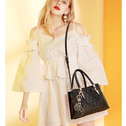 Women’s Spacious Crossbody Bag – Stylish & Practical